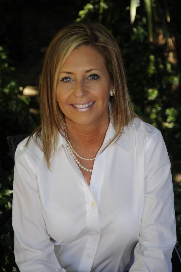 Lisa Castillo, CEO and Co-Founder of 6CONTROL